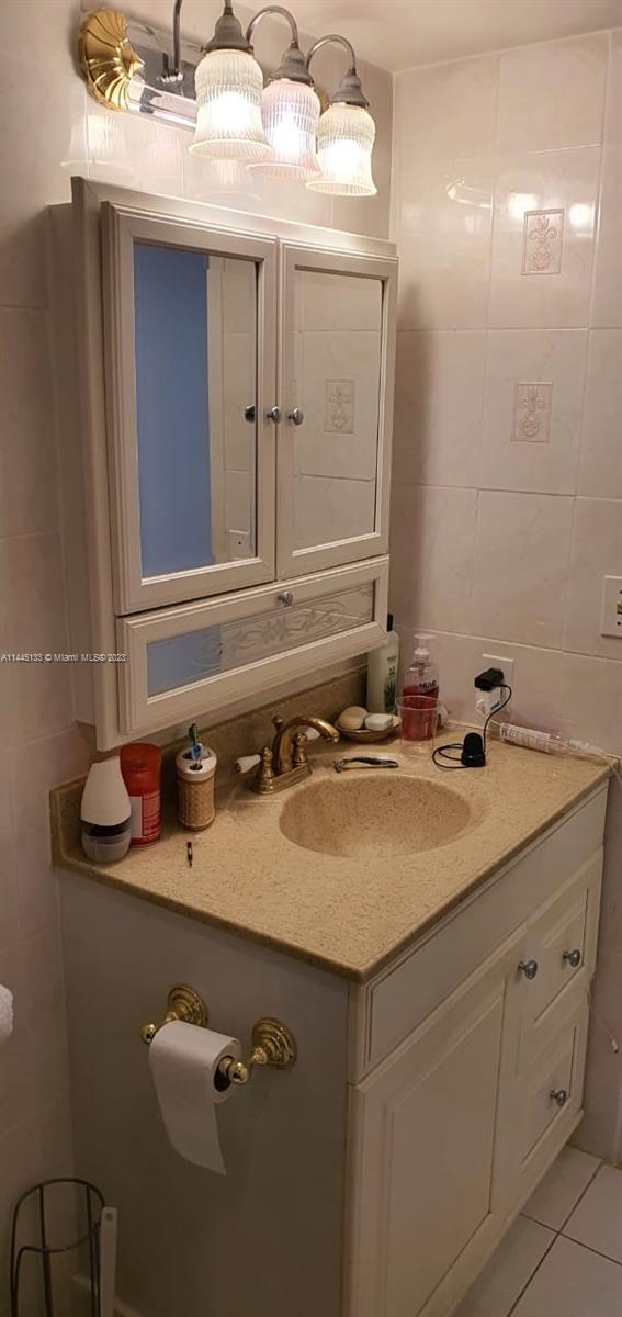 CARAVELLE CONDO - Residential Lease