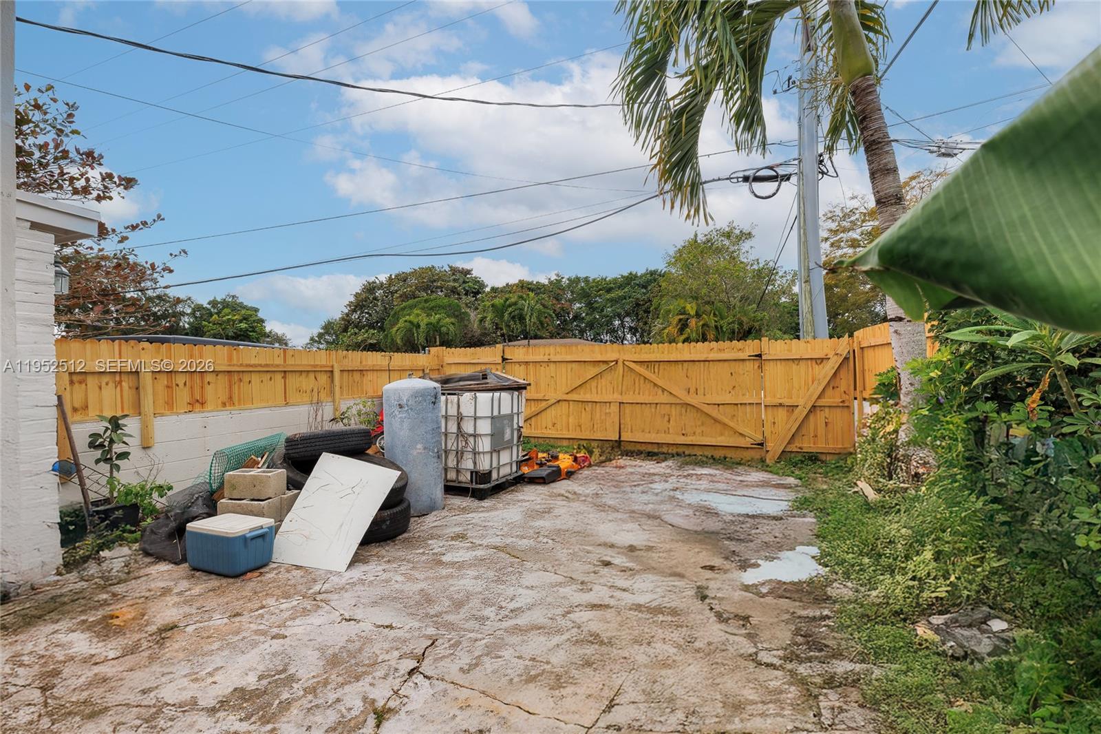 BISCAYNE GARDENS SEC F PT - Residential