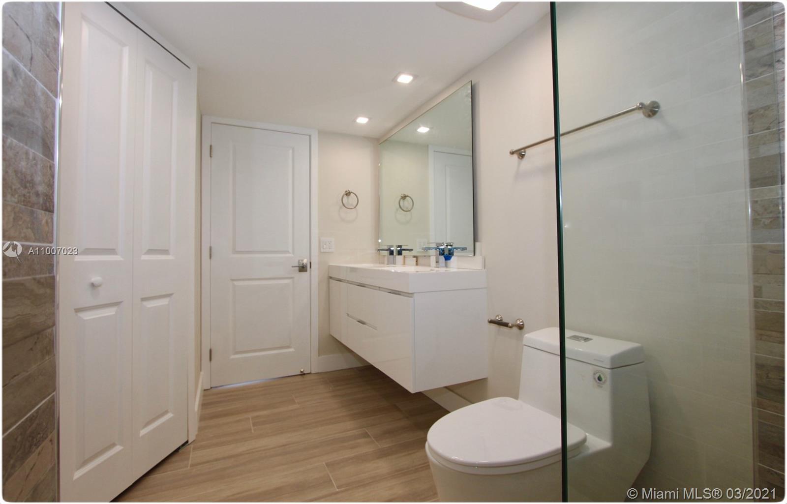 MYSTIC POINTE TOWER 400 C - Residential