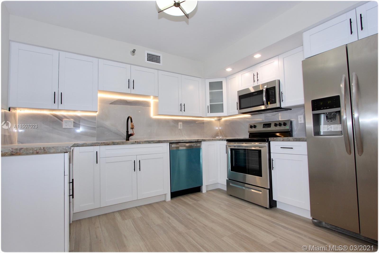 MYSTIC POINTE TOWER 400 C - Residential