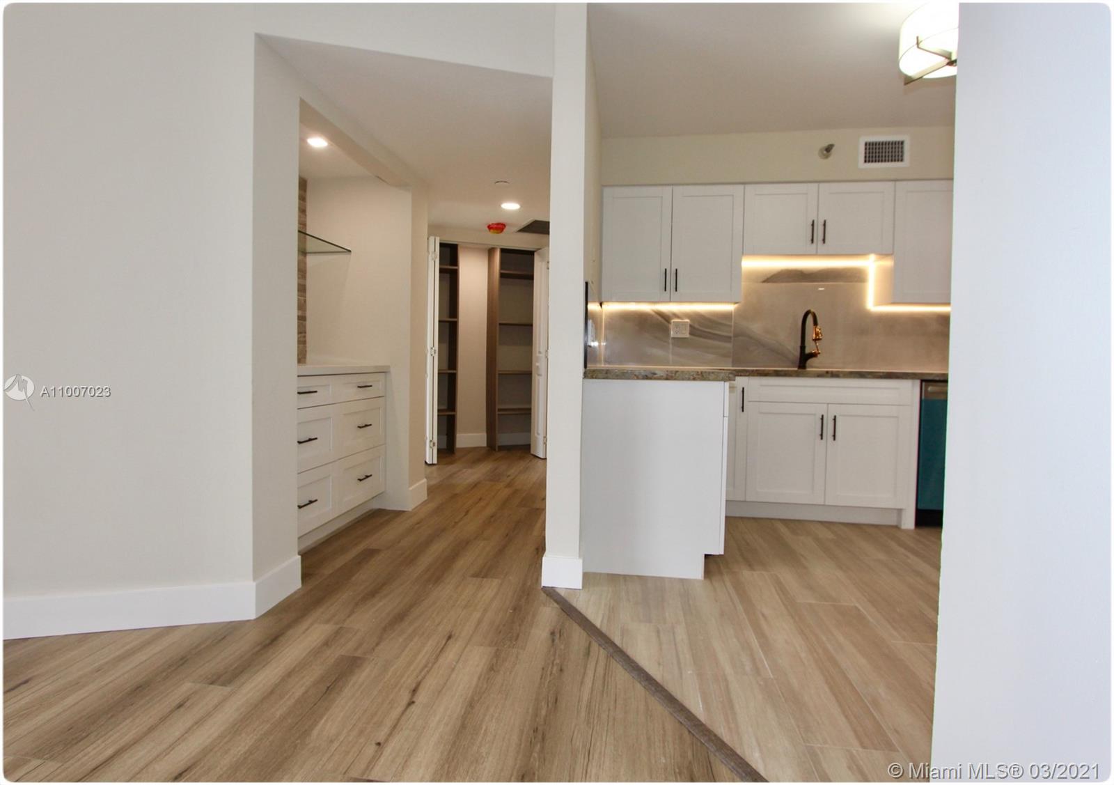 MYSTIC POINTE TOWER 400 C - Residential