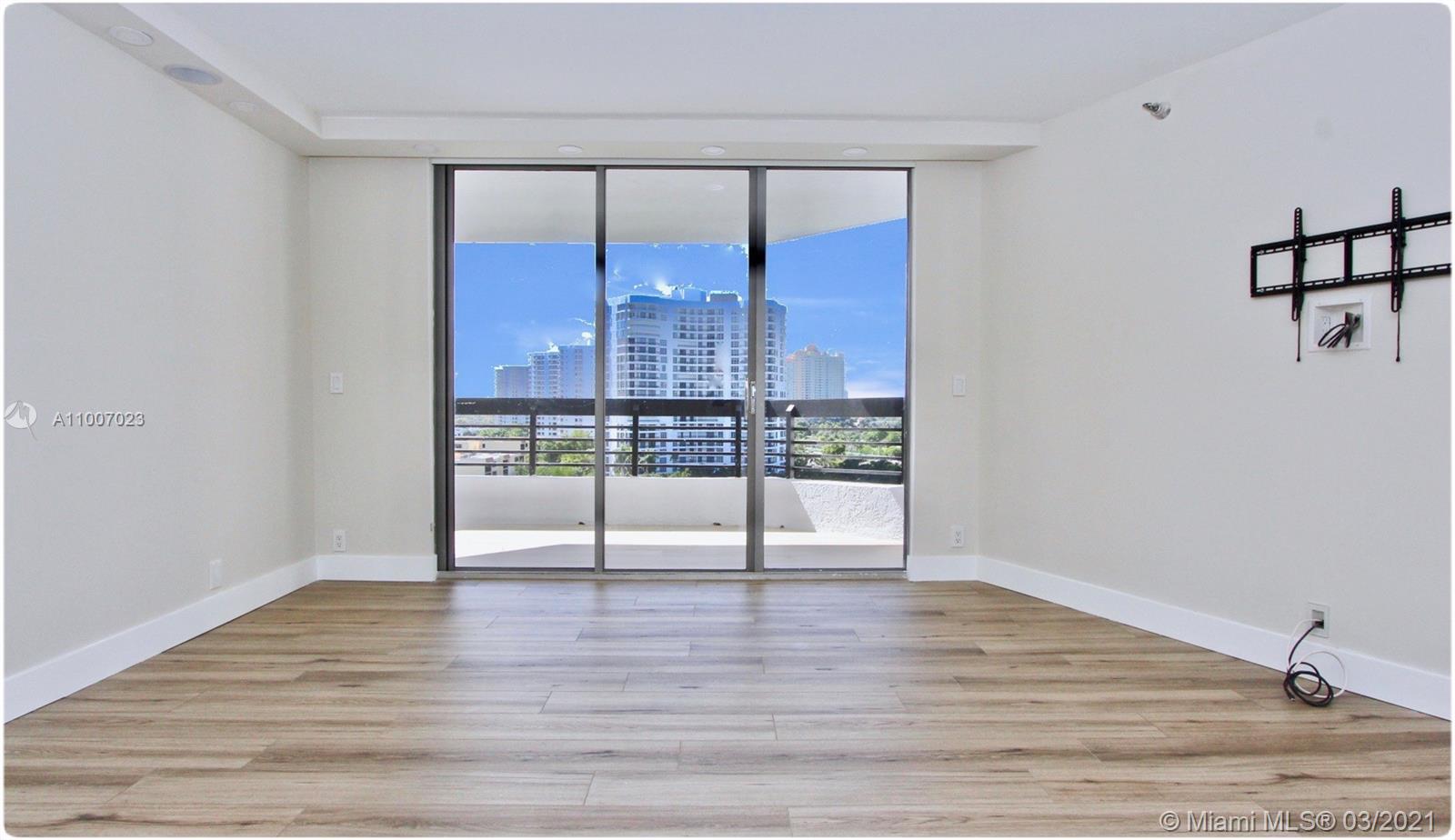 MYSTIC POINTE TOWER 400 C - Residential