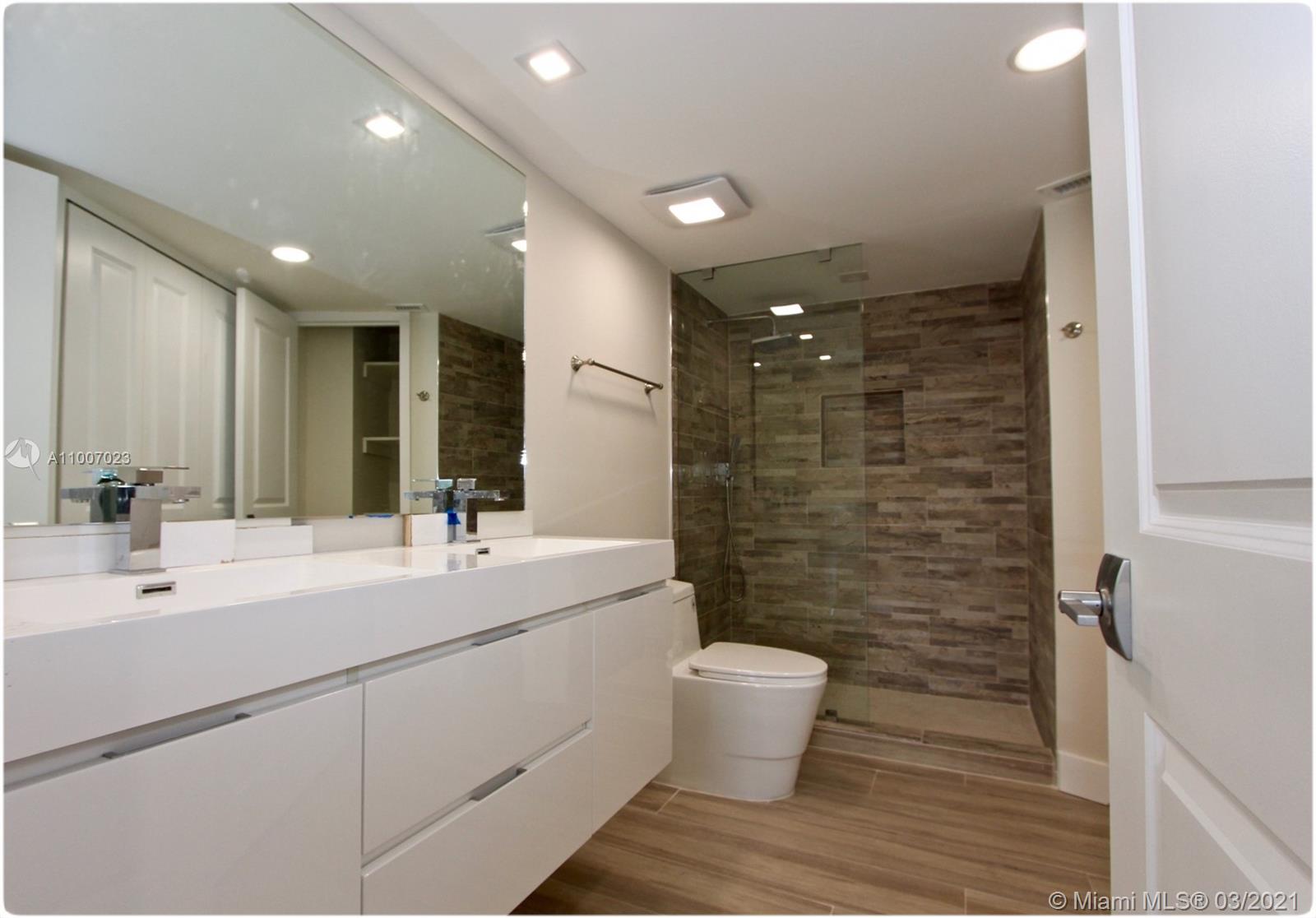 MYSTIC POINTE TOWER 400 C - Residential