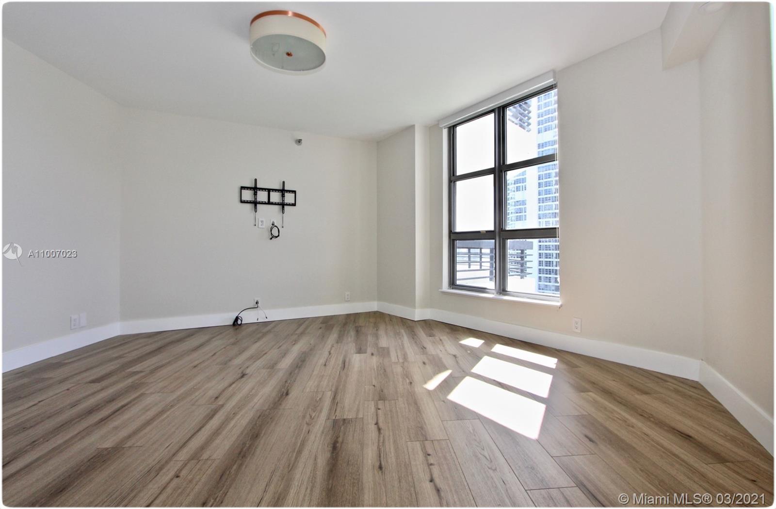 MYSTIC POINTE TOWER 400 C - Residential
