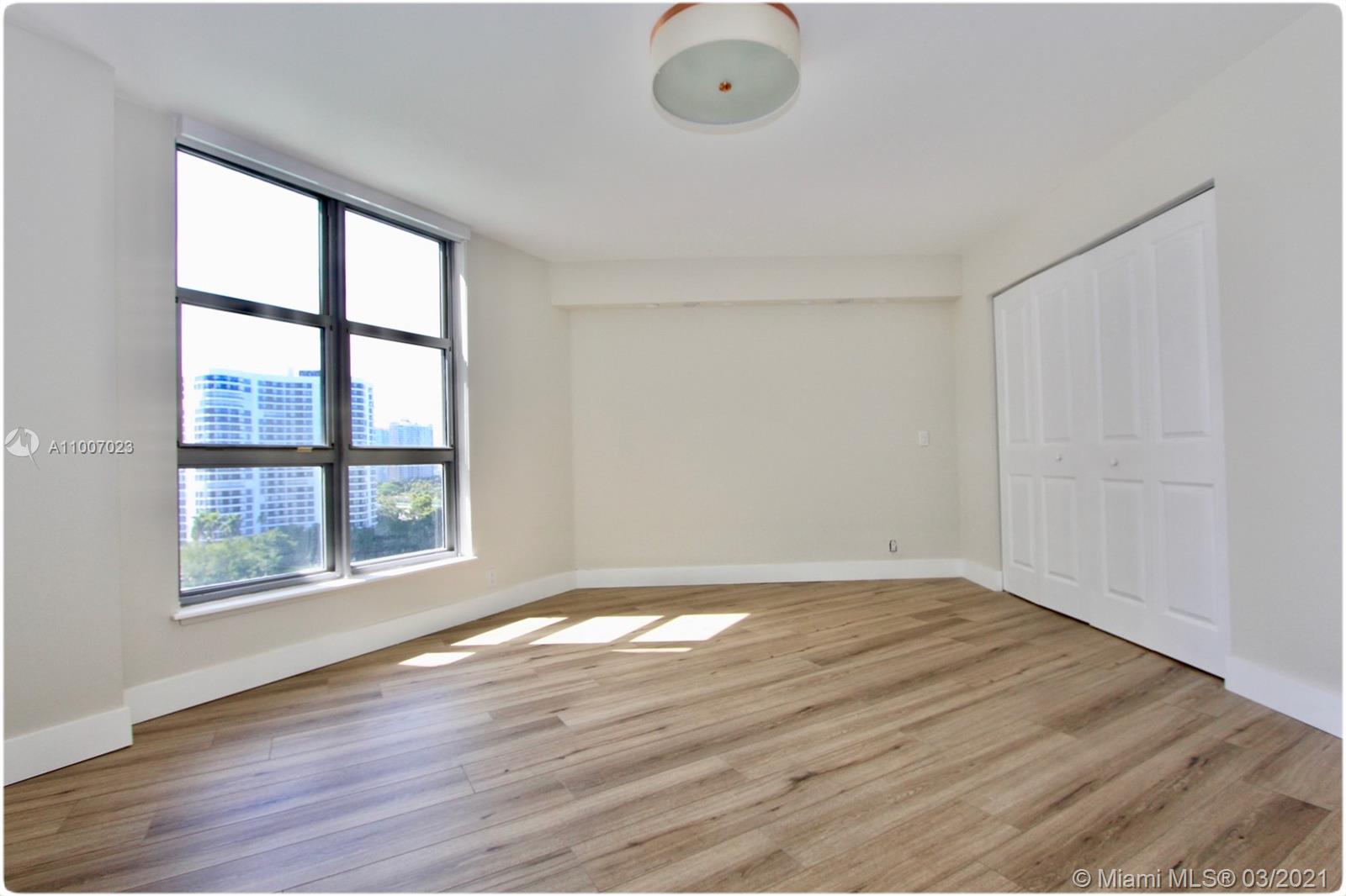 MYSTIC POINTE TOWER 400 C - Residential