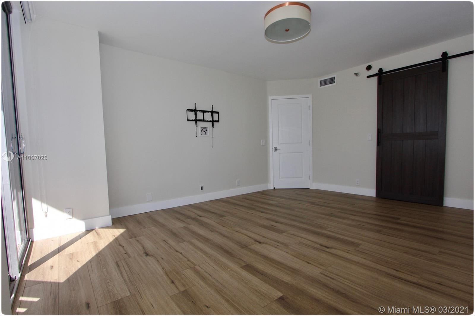 MYSTIC POINTE TOWER 400 C - Residential
