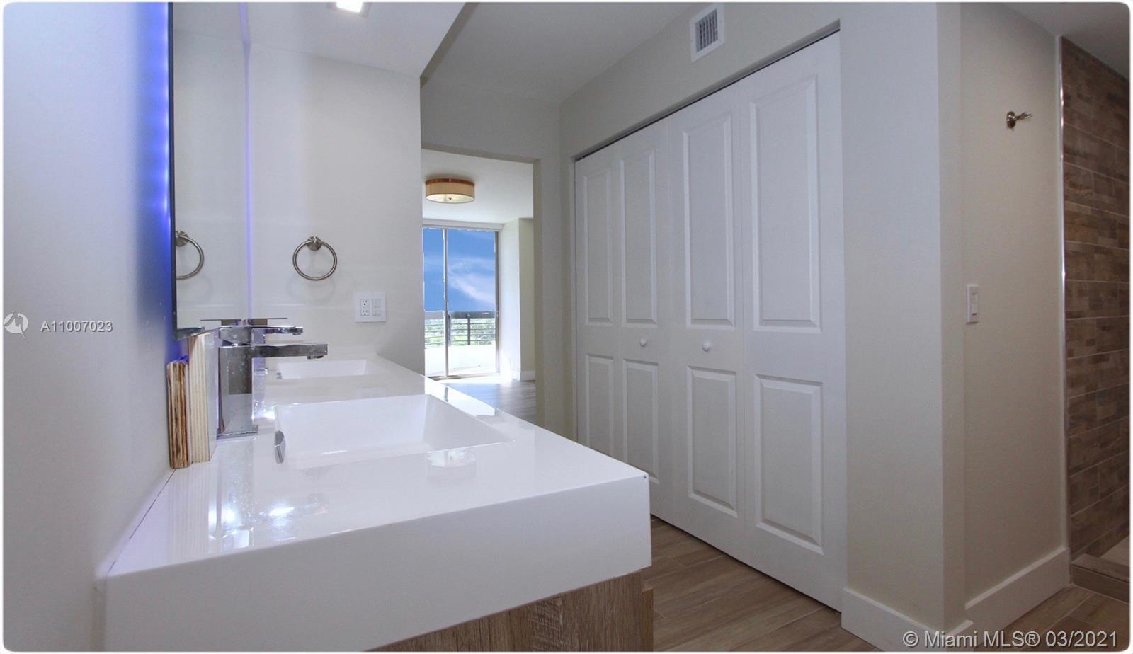 MYSTIC POINTE TOWER 400 C - Residential