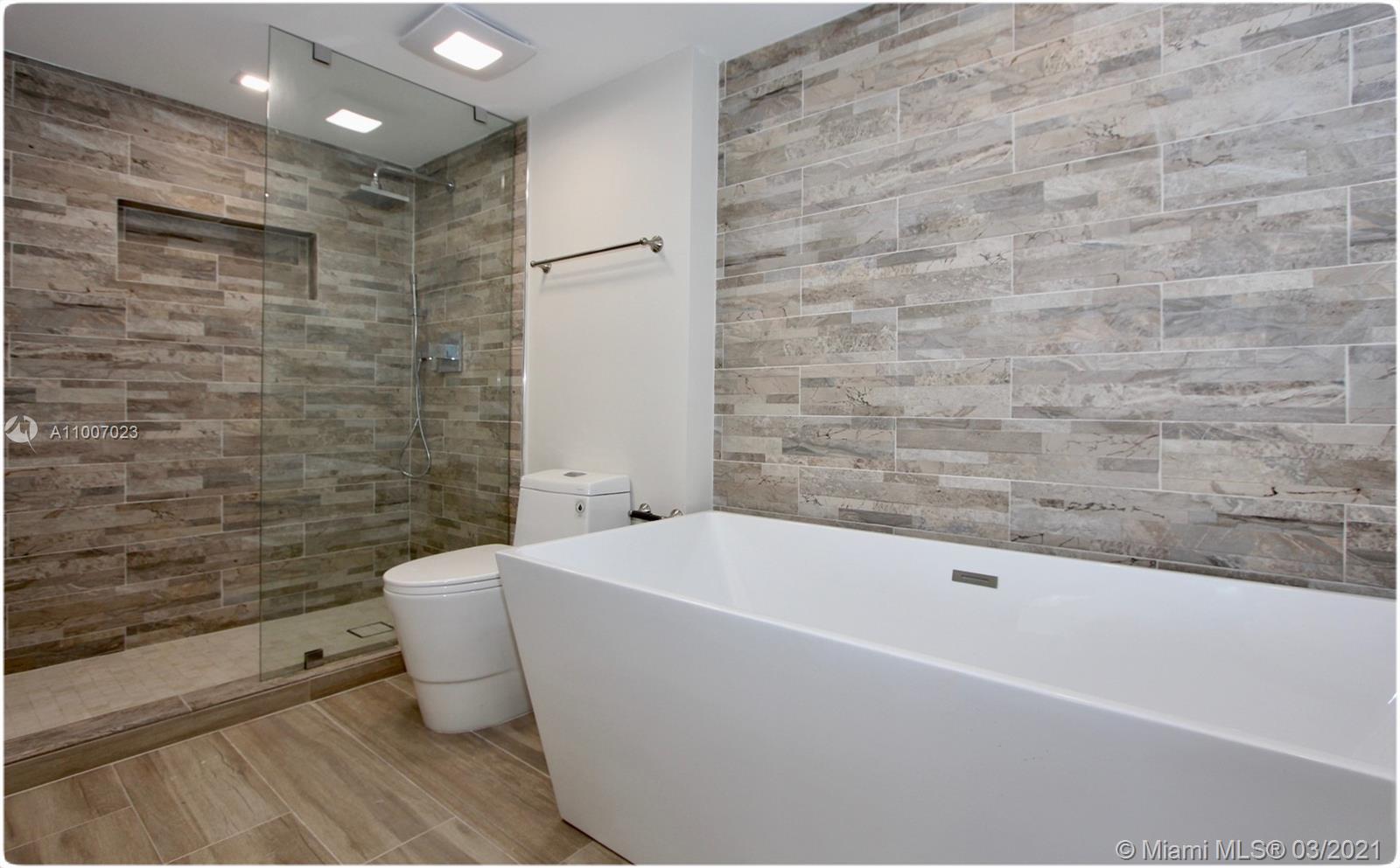 MYSTIC POINTE TOWER 400 C - Residential