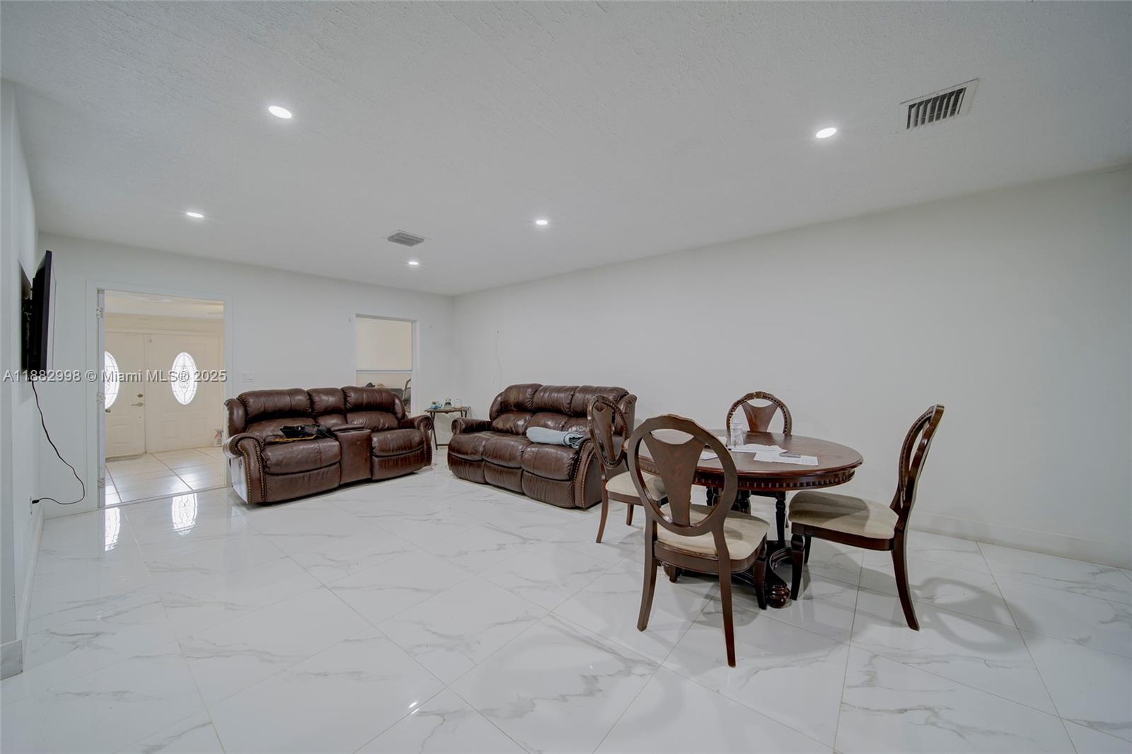 MIAMI GARDENS MANOR SEC 3 - Residential