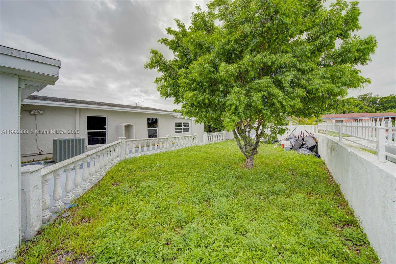 MIAMI GARDENS MANOR SEC 3 - Residential
