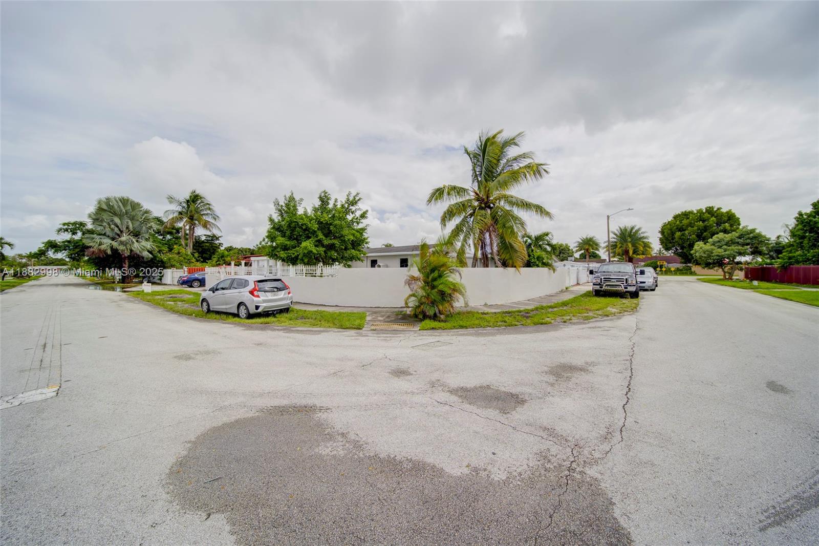 MIAMI GARDENS MANOR SEC 3 - Residential