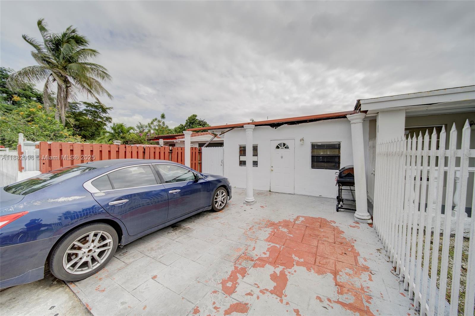 MIAMI GARDENS MANOR SEC 3 - Residential