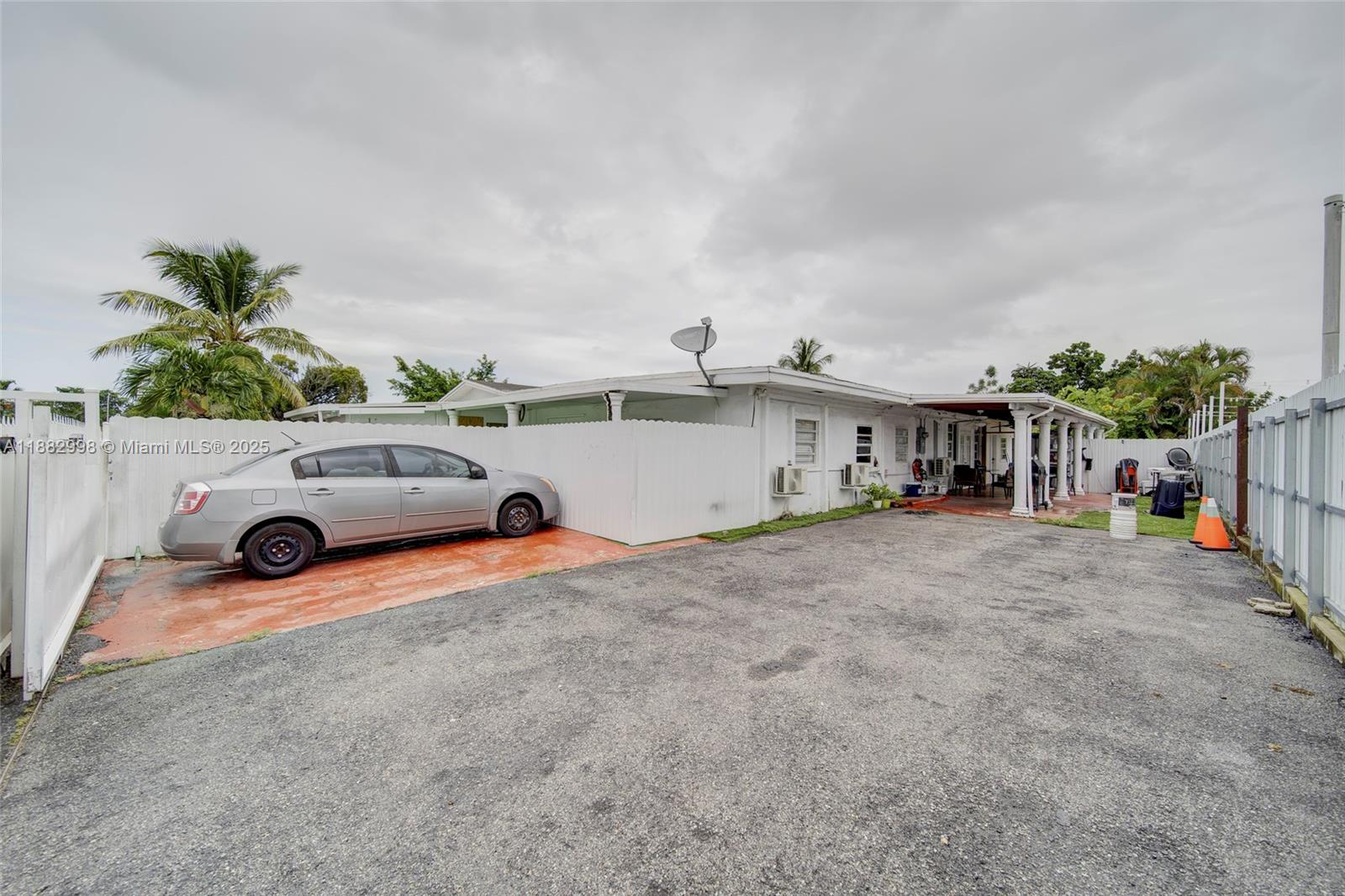 MIAMI GARDENS MANOR SEC 3 - Residential