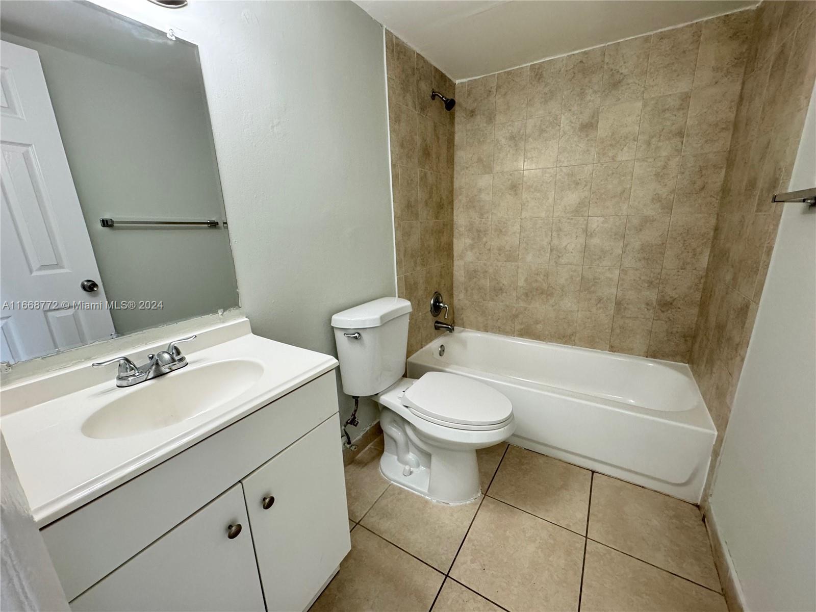 COURTS AT OAKLAND PARK - Residential Lease