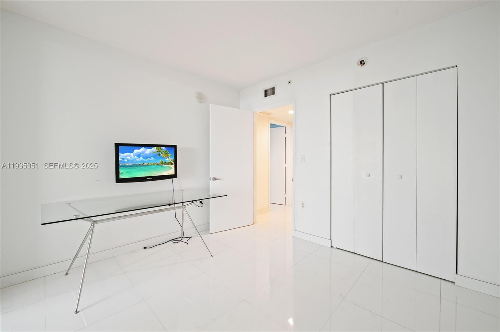 ST TROPEZ ON THE BAY II C - Residential