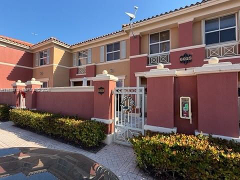 SPACIOUS 2 BEDROOMS 2.5 BATHS TWO FLOORS UNIT, TILED FLOOR, ONE PARKING ASSIGNED PLUS GUEST. WASHER AND DRYER INSIDE THE UNIT, COMMUNITY POOL, GATED COMMUNITY. WALKING DISTANCE TO EUGENIA B. THOMAS ELEMENTARY SCHOOL. CLOSE TO SHOPS AND MAJOR HIGHWAYS.