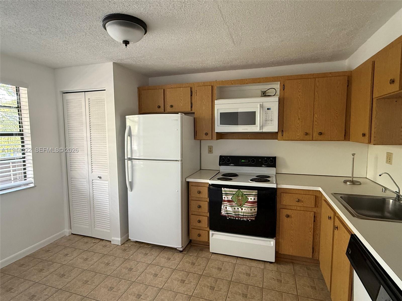 COLONY POINT 2 CONDO - Residential