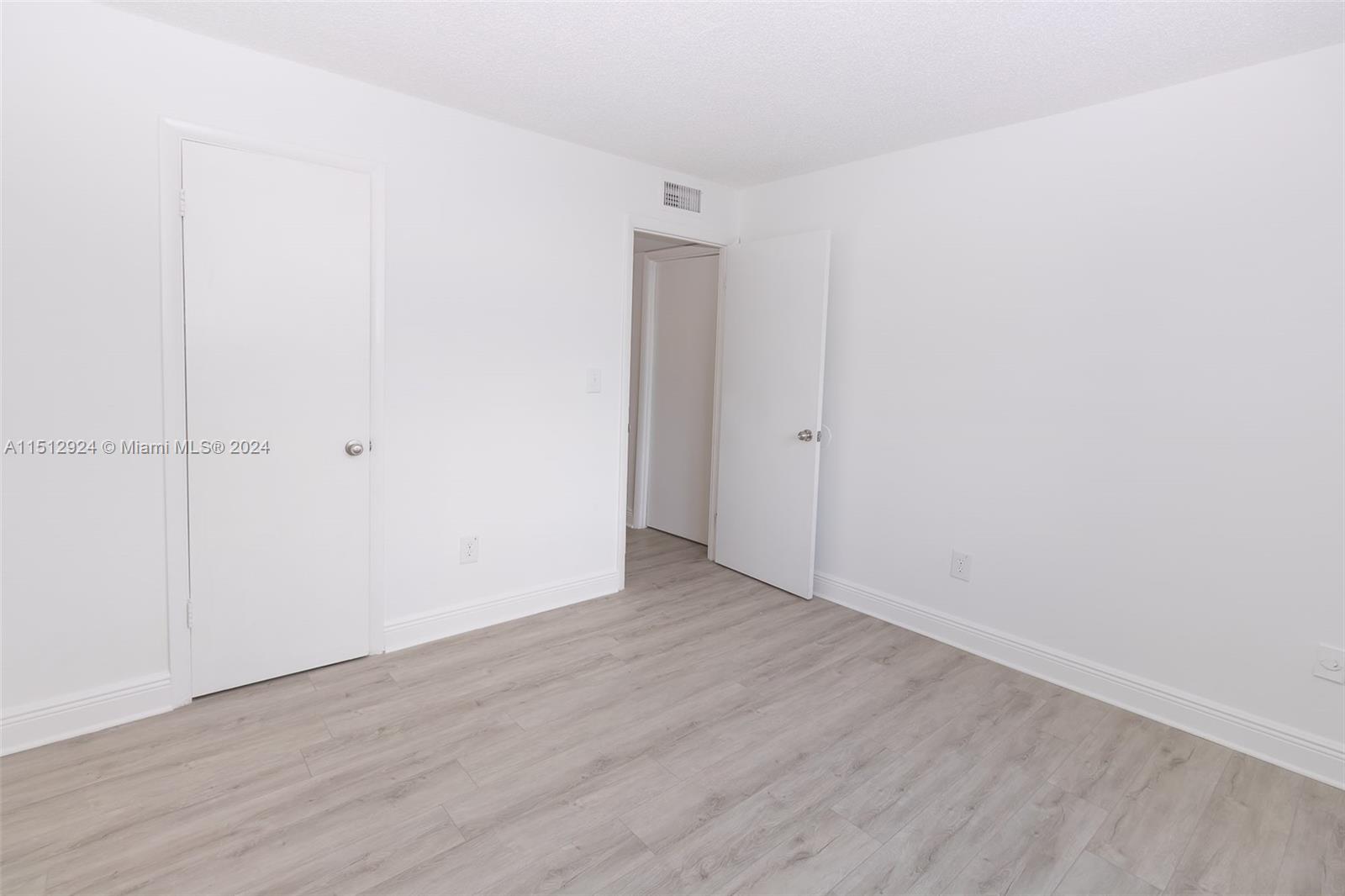 MONTECARLO CONDO - Residential