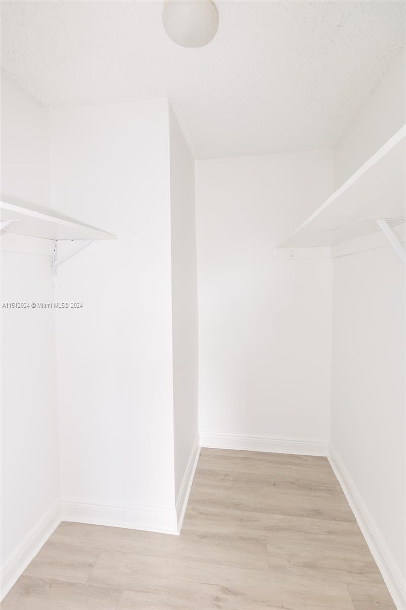 MONTECARLO CONDO - Residential