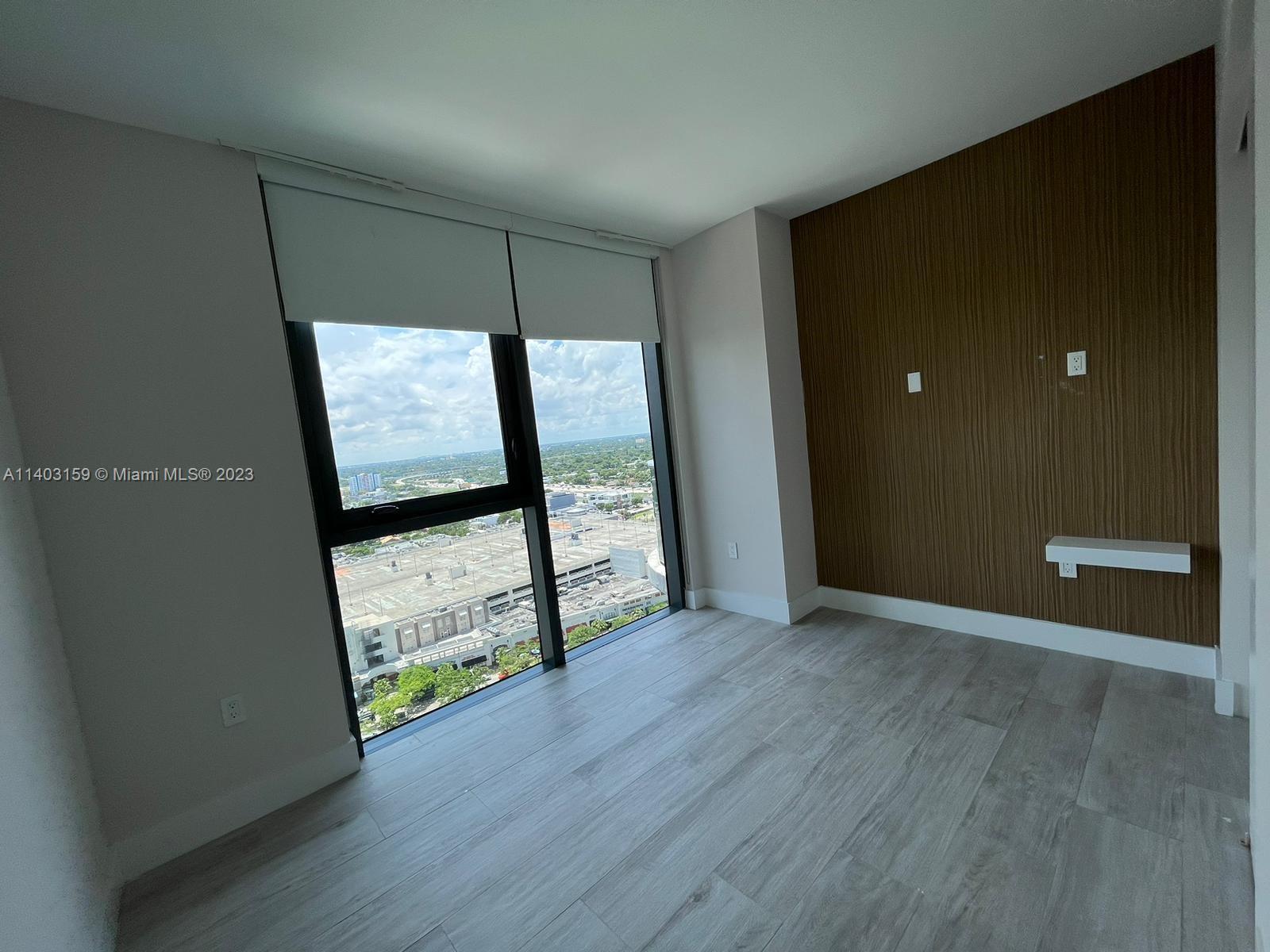 3401 MIDTOWN CONDO - Residential
