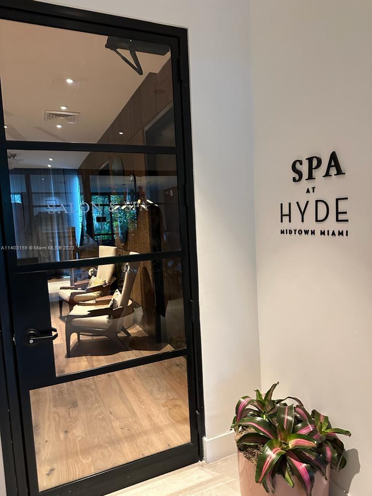 3401 MIDTOWN CONDO - Residential
