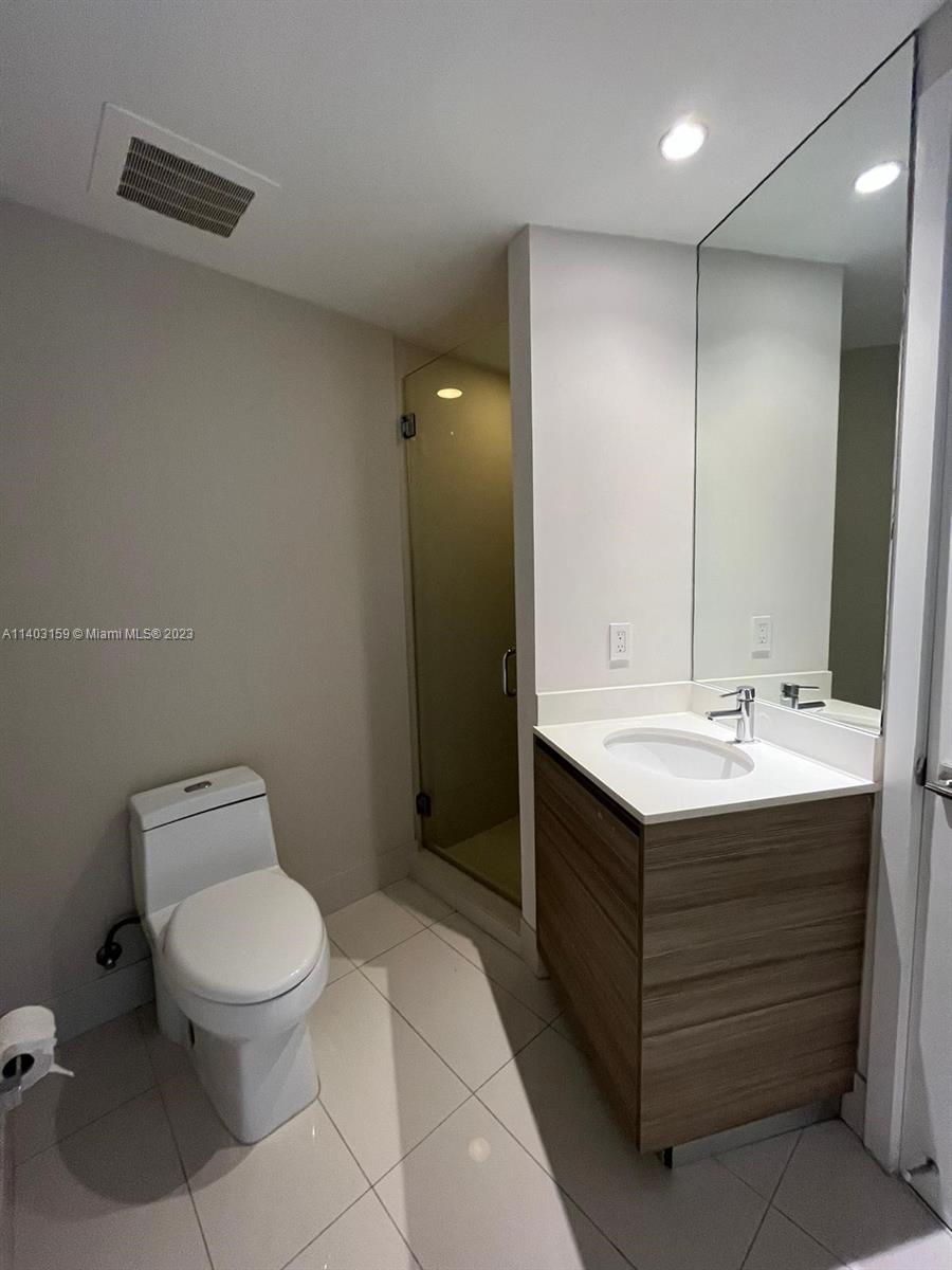 3401 MIDTOWN CONDO - Residential