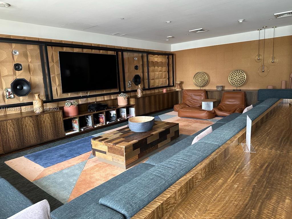 3401 MIDTOWN CONDO - Residential