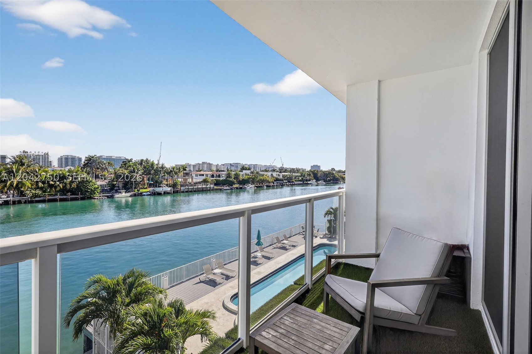 LONDON TOWERS CONDO - Residential
