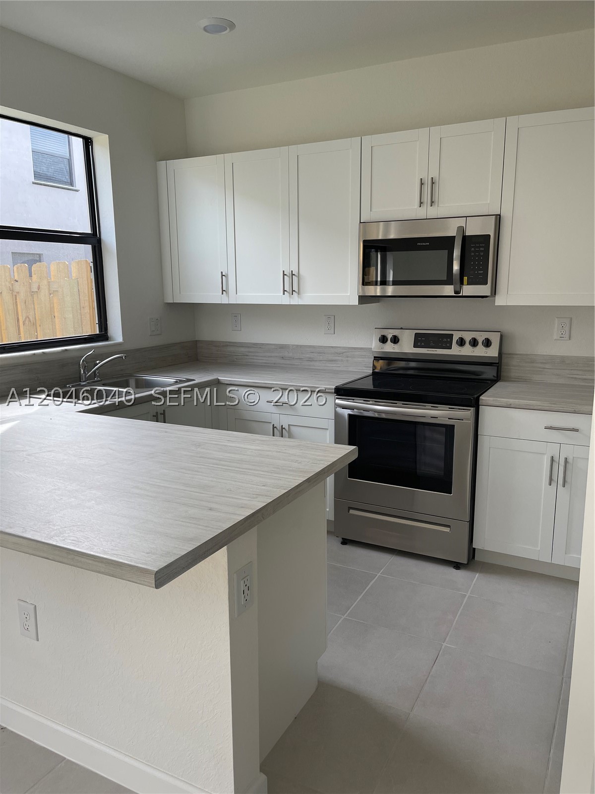 VIA VENTURA NEIGHBORHOOD - Residential Lease