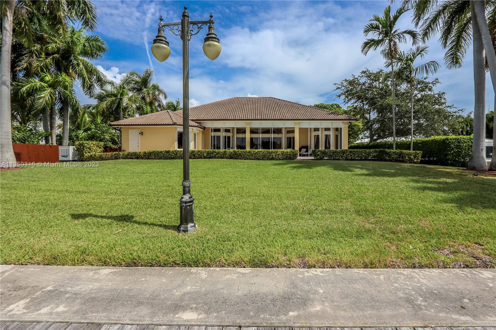 HOLLYWOOD LAKES SEC - Residential