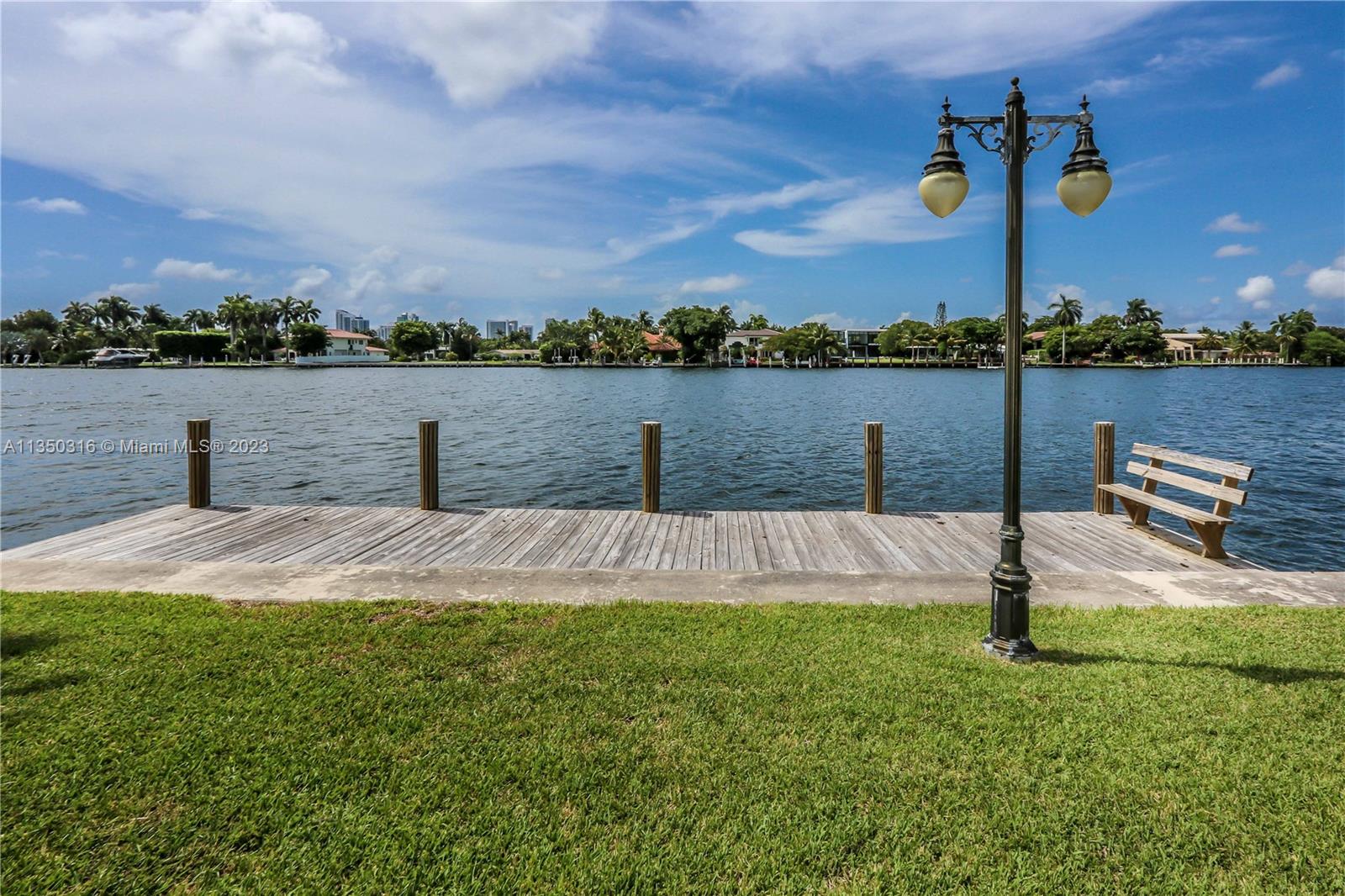 HOLLYWOOD LAKES SEC - Residential