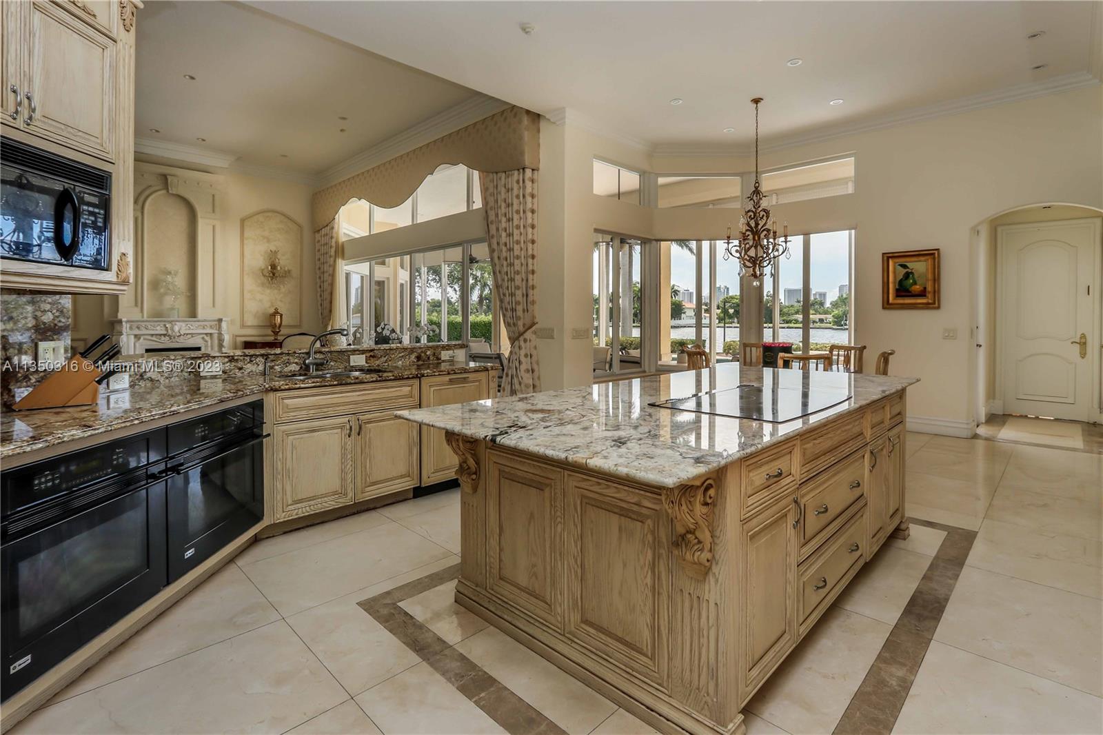 HOLLYWOOD LAKES SEC - Residential