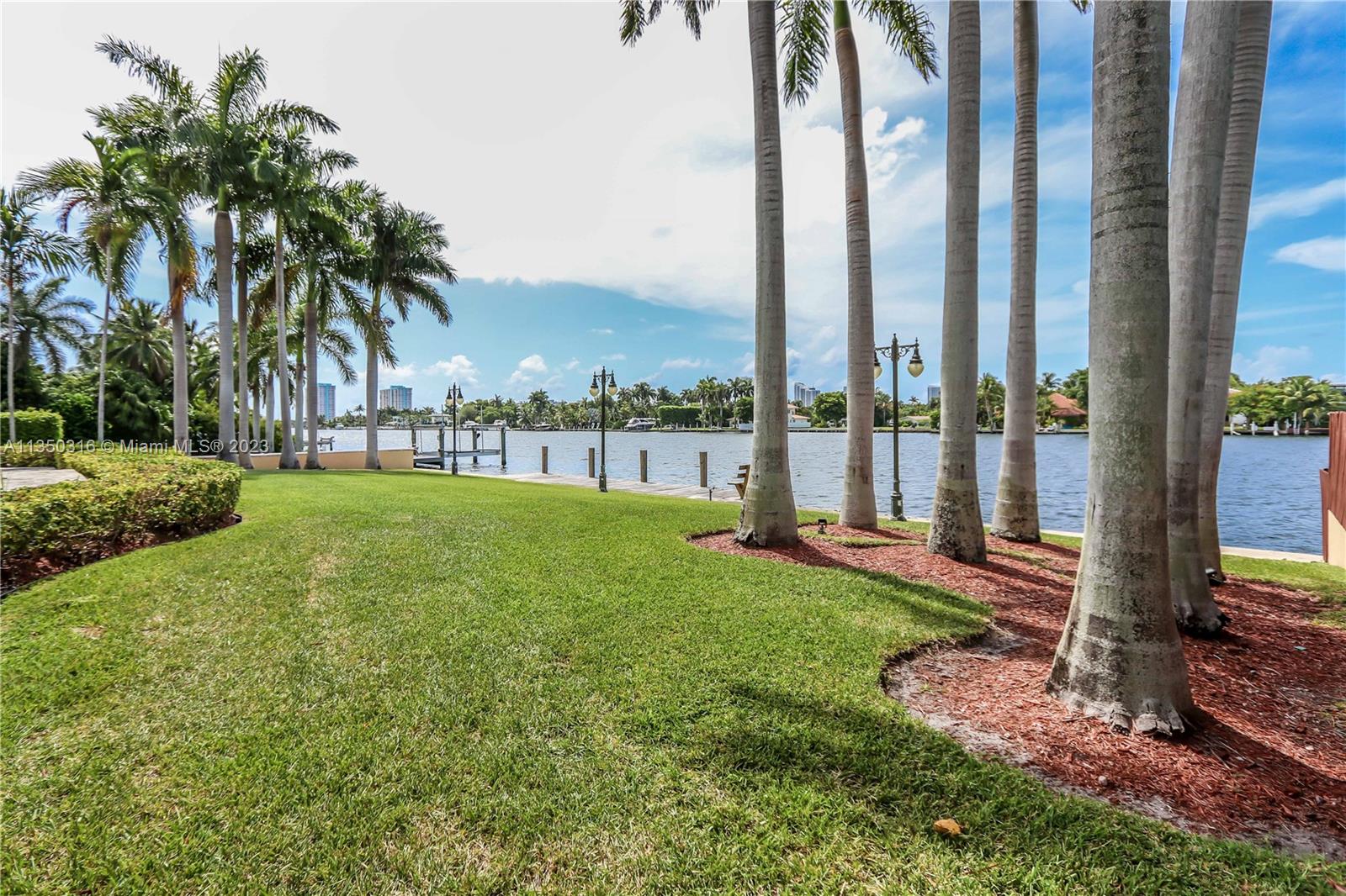 HOLLYWOOD LAKES SEC - Residential