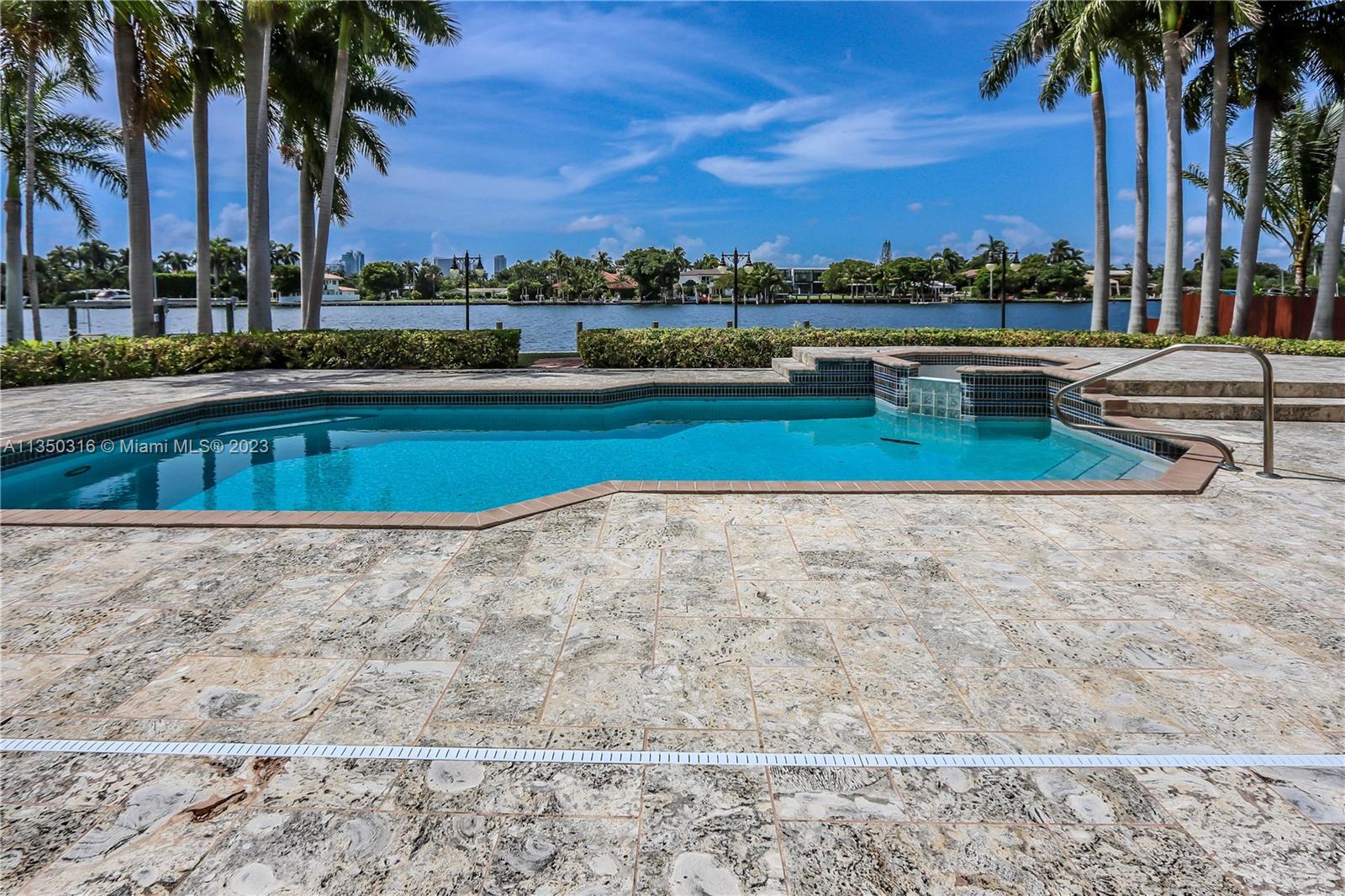 HOLLYWOOD LAKES SEC - Residential