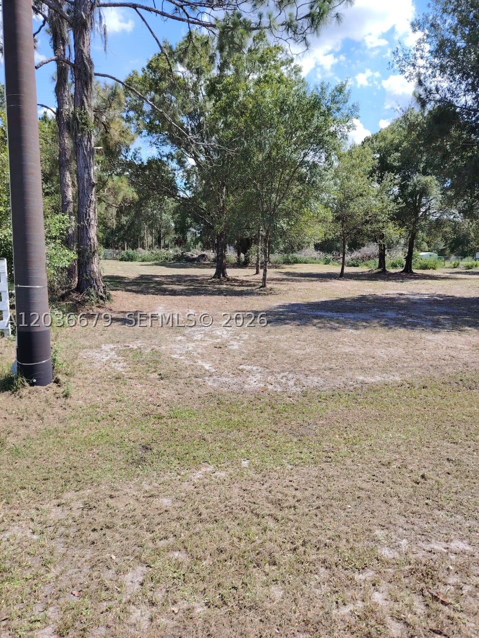 Excellent One Acre Lot to build your dream home in Montura Ranches!  Cleared with Drainage Canal.  No septic tank or electric.  Clean title.