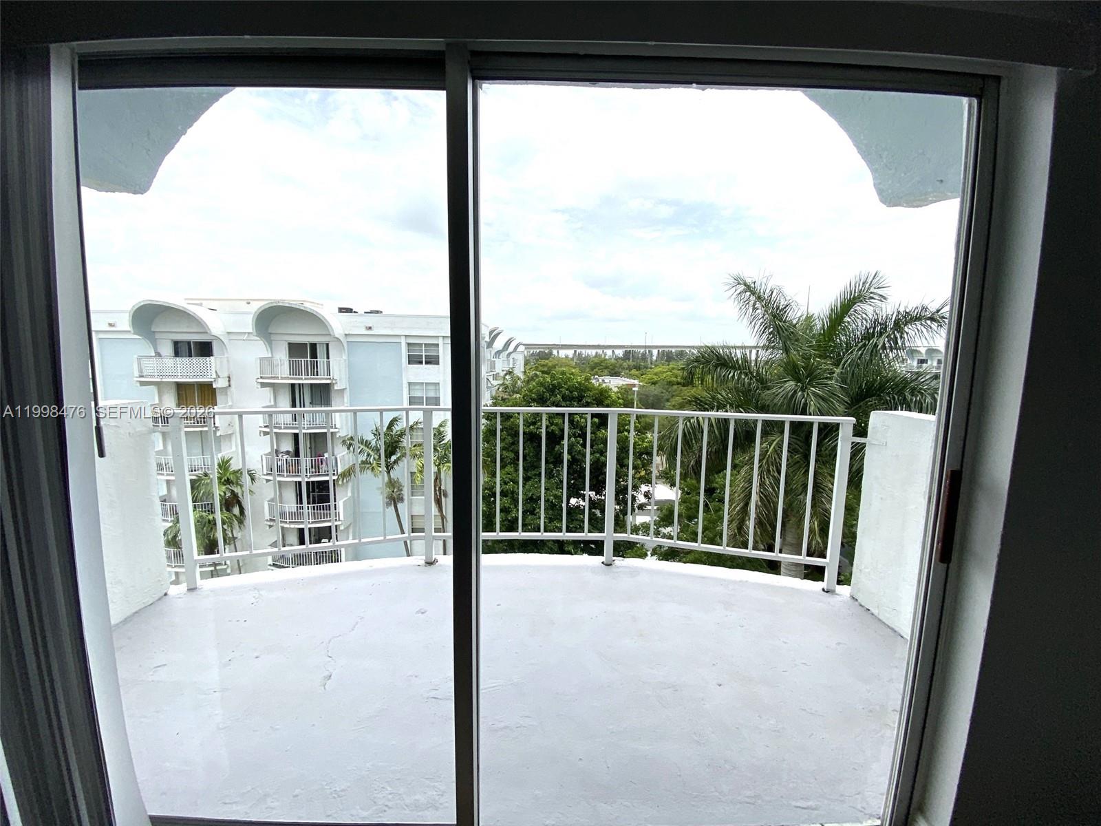 MONTECARLO CONDO - Residential