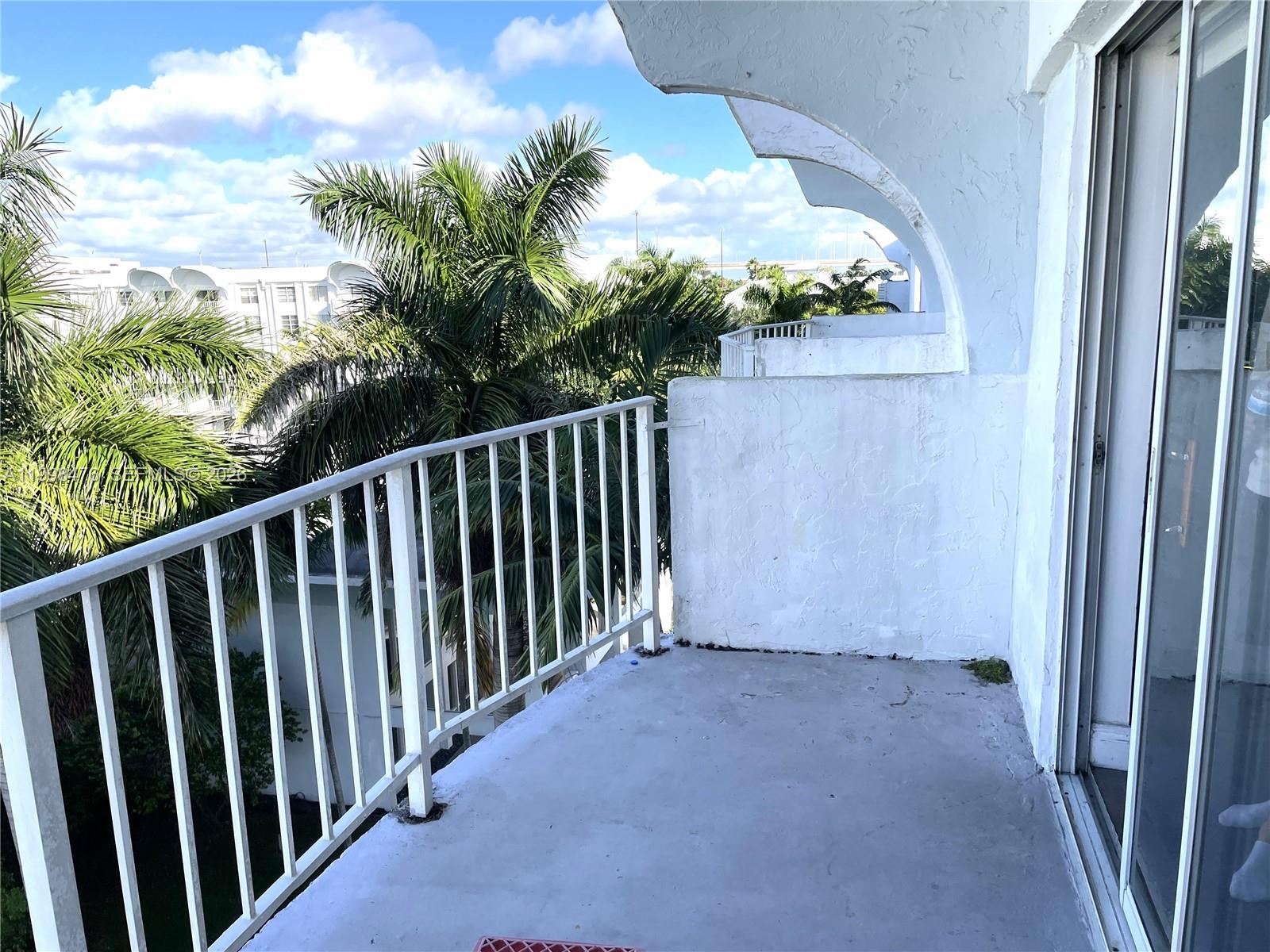 MONTECARLO CONDO - Residential