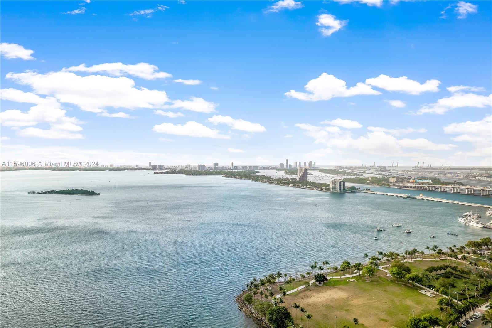 PARAMOUNT BAY CONDO - Residential