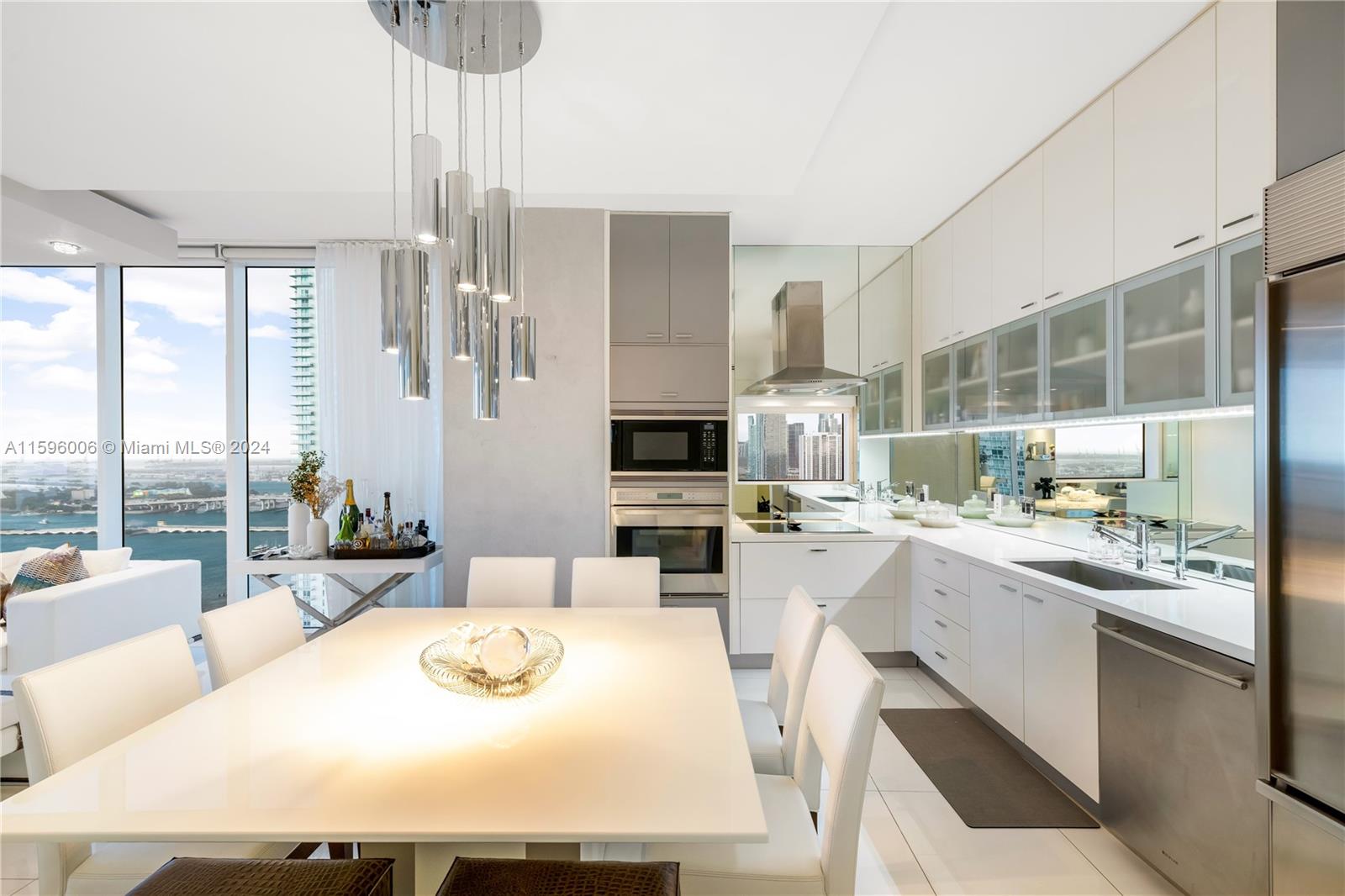 PARAMOUNT BAY CONDO - Residential