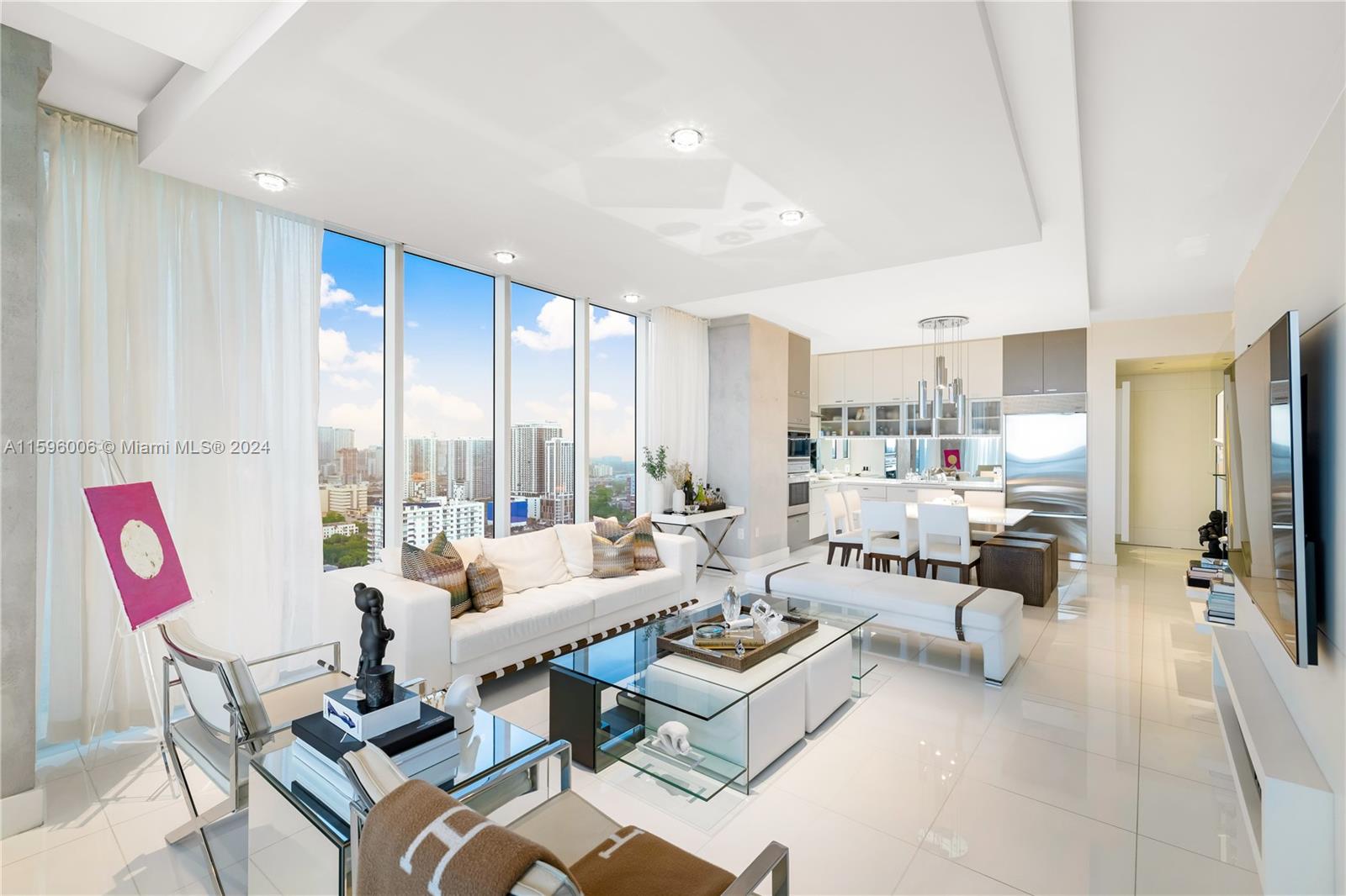 PARAMOUNT BAY CONDO - Residential