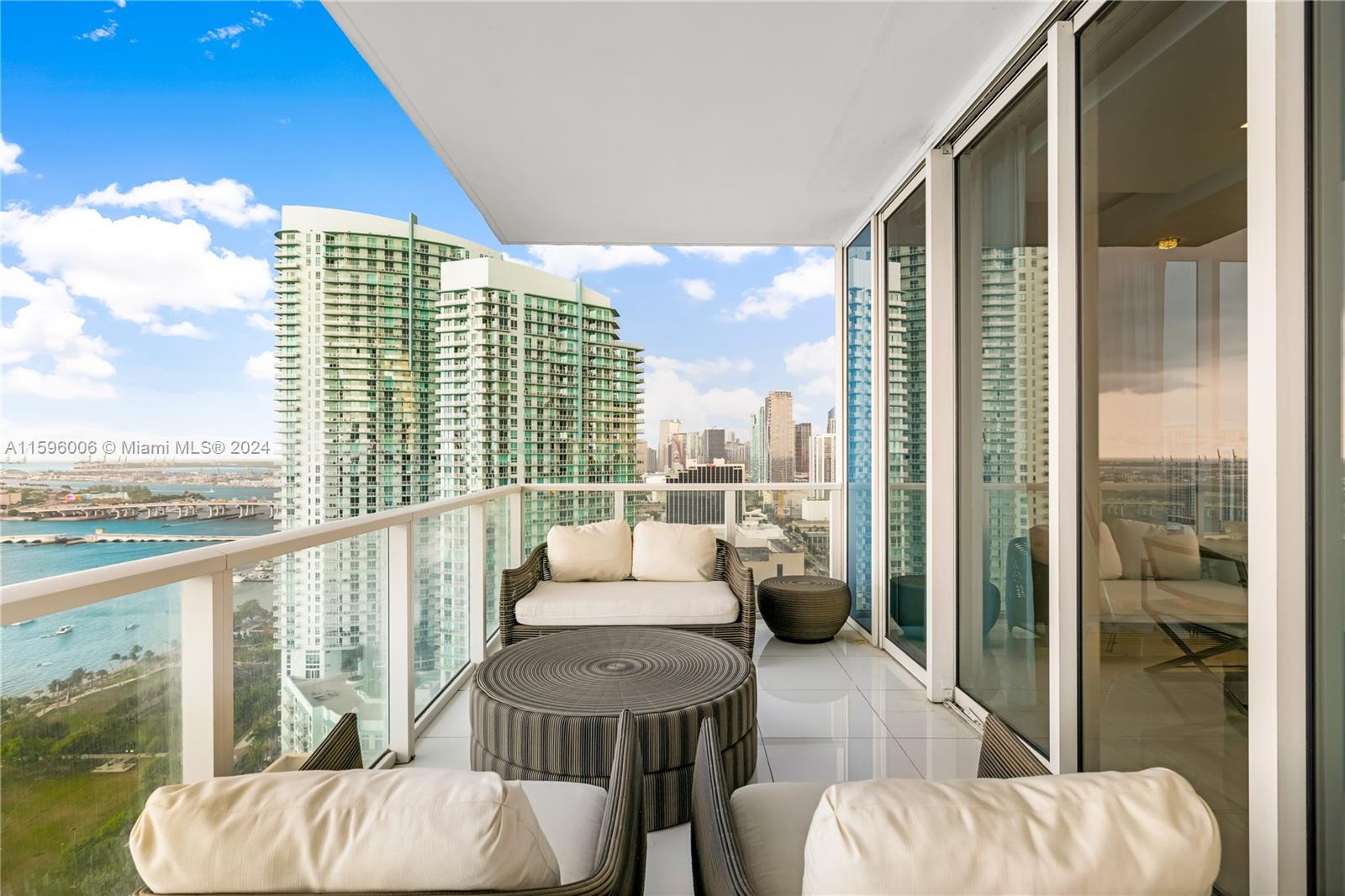 PARAMOUNT BAY CONDO - Residential