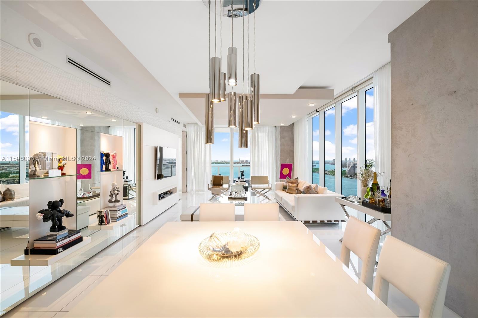 PARAMOUNT BAY CONDO - Residential