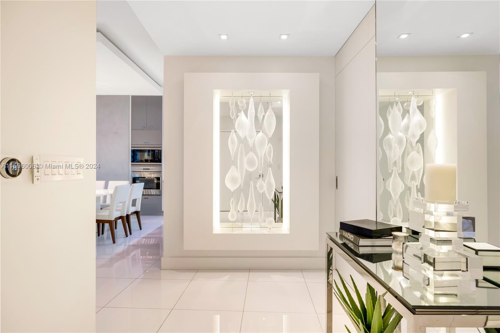 PARAMOUNT BAY CONDO - Residential