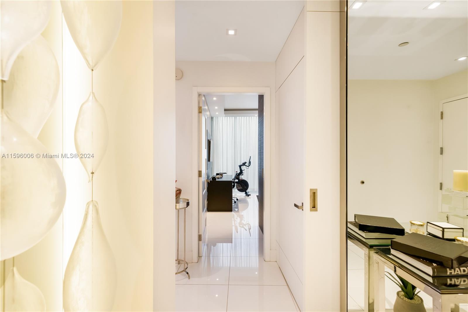 PARAMOUNT BAY CONDO - Residential