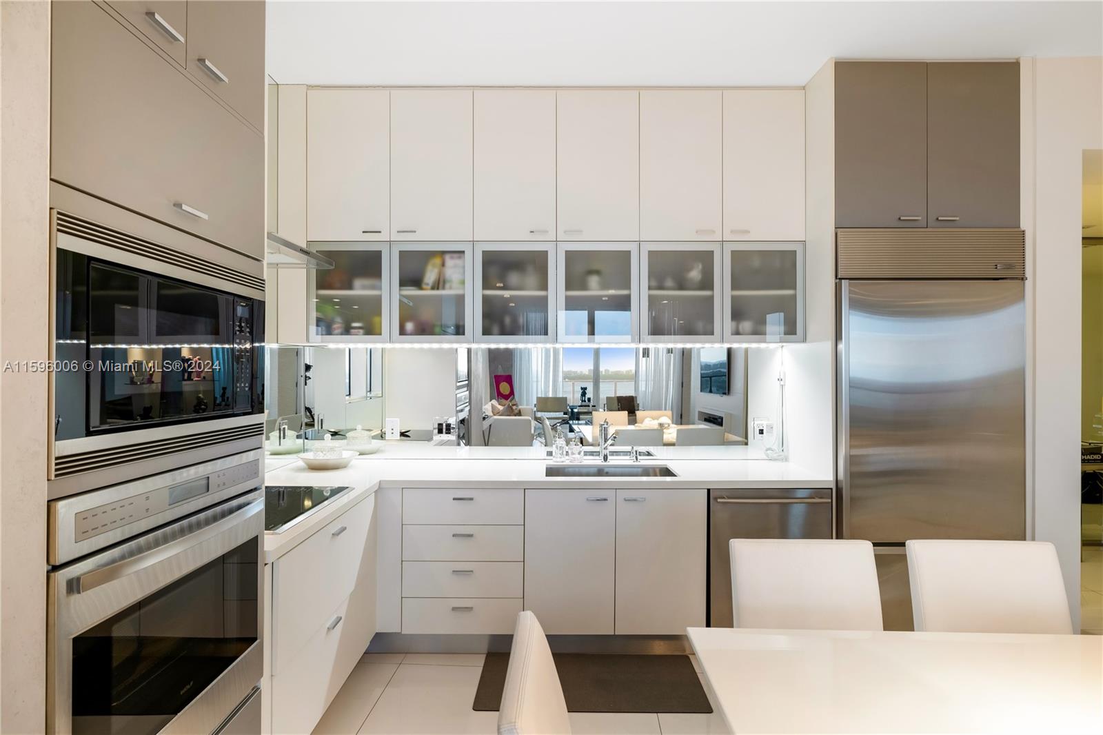 PARAMOUNT BAY CONDO - Residential