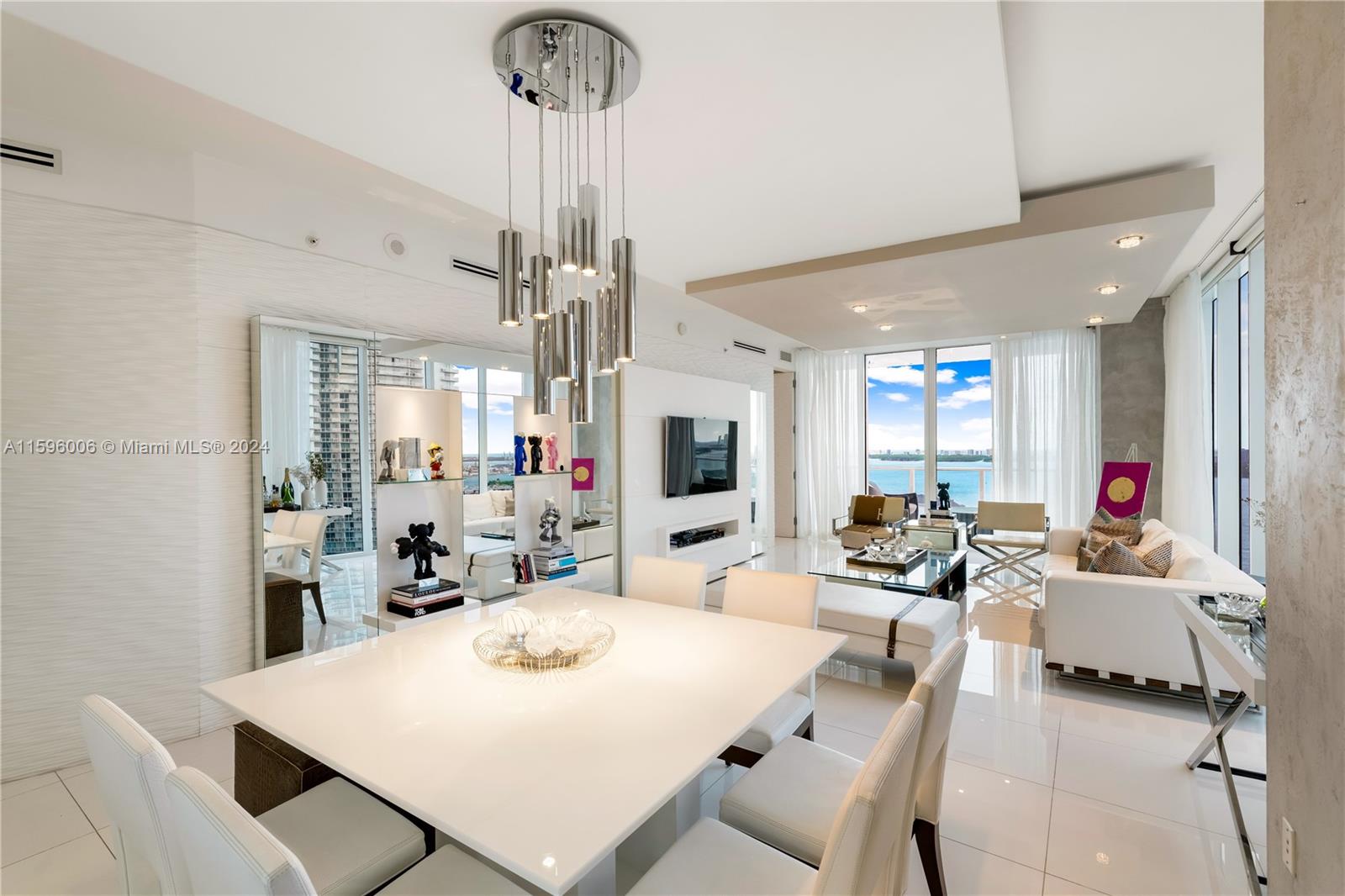 PARAMOUNT BAY CONDO - Residential