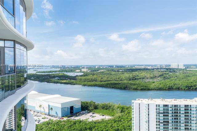 Ritz Carlton Residences - Residential