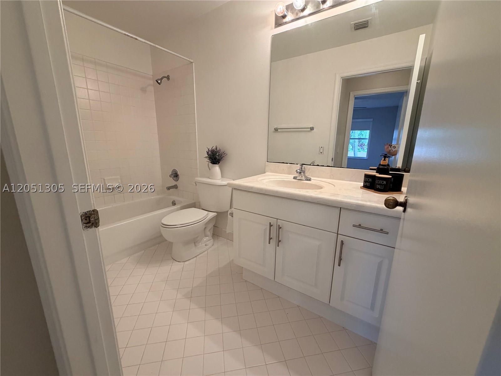 SECTOR 2-PARCELS 21A 25 2 - Residential Lease