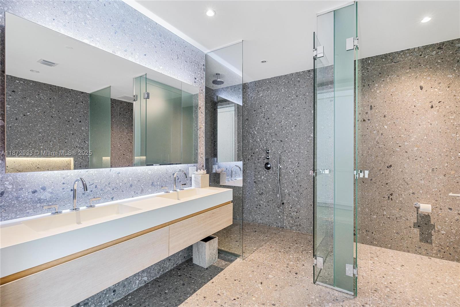 8701 COLLINS AVE CONDO - Residential Lease