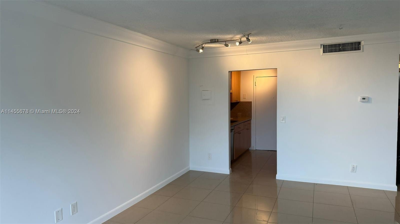 KEYSTONE TOWERS CONDO - Residential Lease